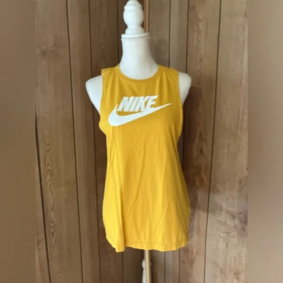 Nike T-shirt - Picture 1 of 2